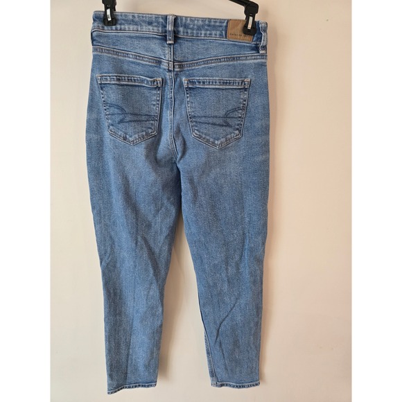 American Eagle Strigid Mom Jeans Ripped Distressed Light Wash Denim Women's - Picture 3 of 10